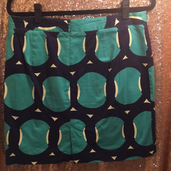 GAP Green Knee Length Skirt with Circle Design - Picture 2 of 5